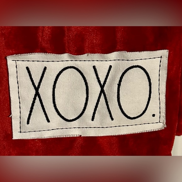 Rae Dunn XOXO Blanket - Picture 2 of 3